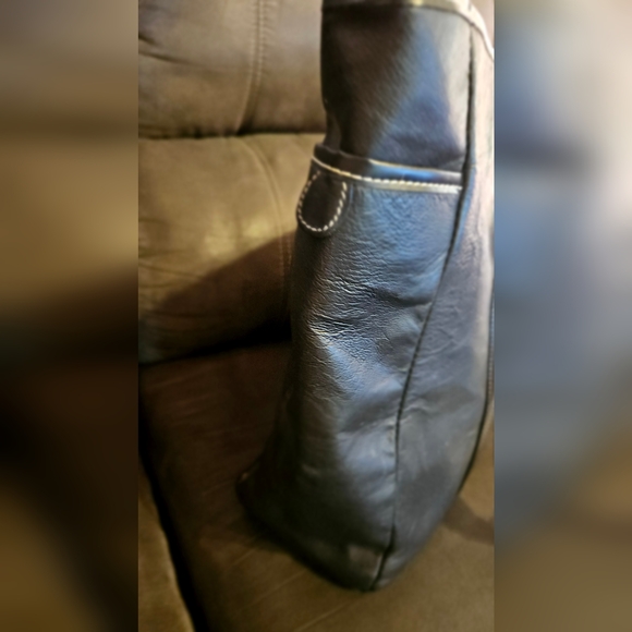 BENTLEY Large Black Leather tote bag - Picture 7 of 15